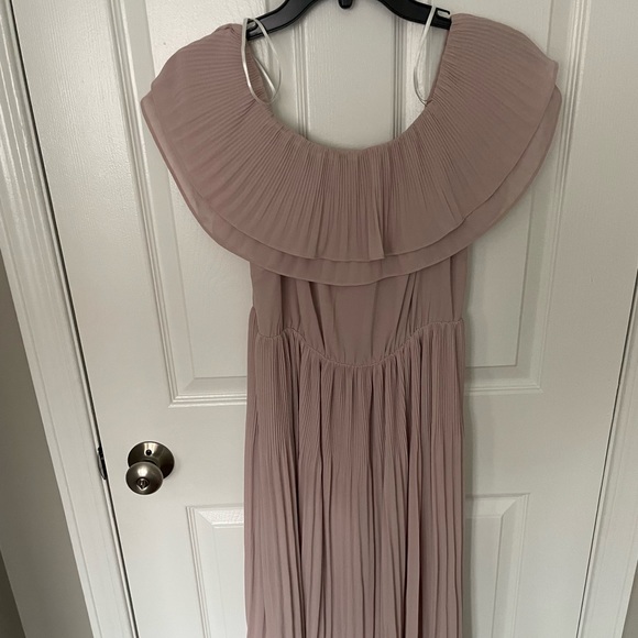 H&M Dresses & Skirts - Soft pink/mauve off shoulder dress